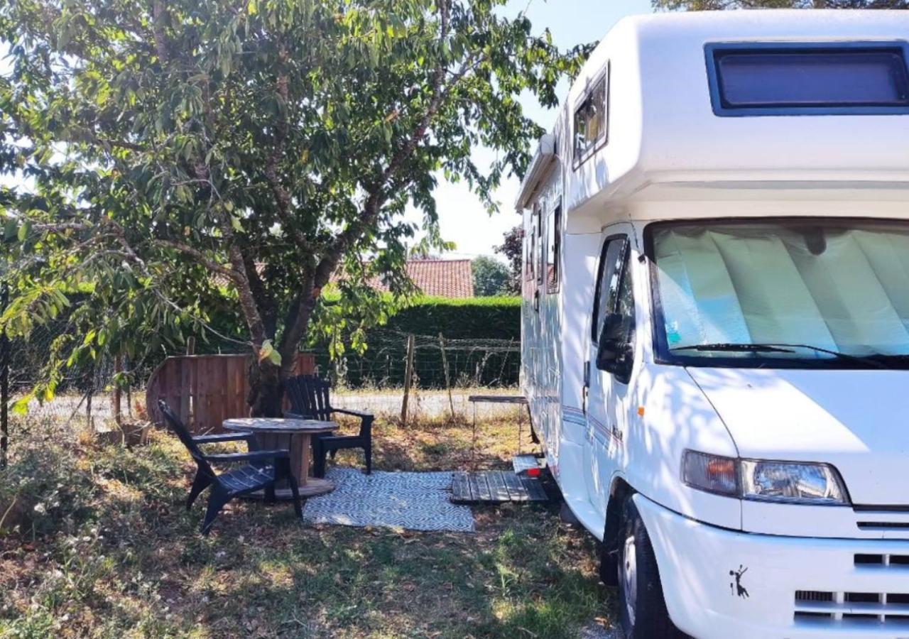 Charmant camping-car à la campagne Labessiere-Candeil Esterno foto